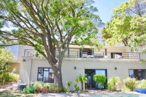 2 Bed Guest Suite Apartment with private pool, ocean view & garden